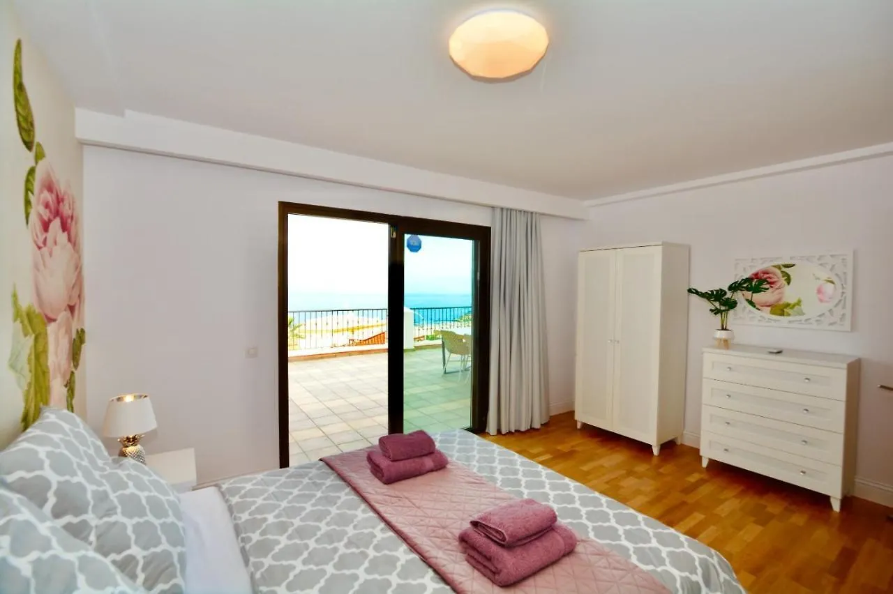 Blue Diamond Luxury Apartment With Amazing Seaview In Costa Adeje Spain